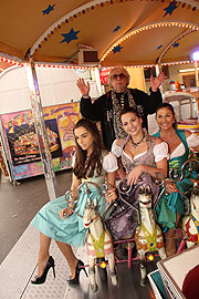 Roncalli Wiesnbummel mit Berhard Paul und Familie (©Foto: Martin Schmitz)